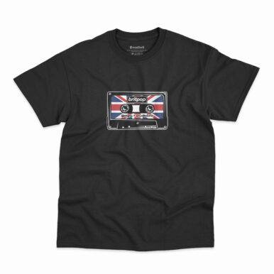 Camiseta na cor preta com estampa K7 Britpop